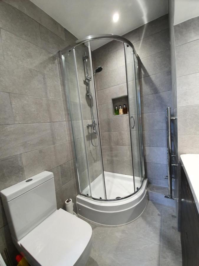 Park View Two-Bedroom Apartment Bath Eksteriør billede